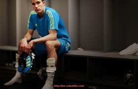 搜狐体育直播-世俱杯球队比赛策略调整与临场应变分析